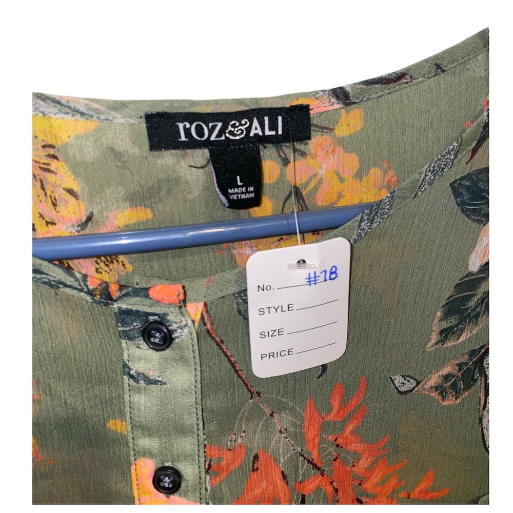 [ROZ & ALI] Green Flower Blouse - Picture 2 of 3